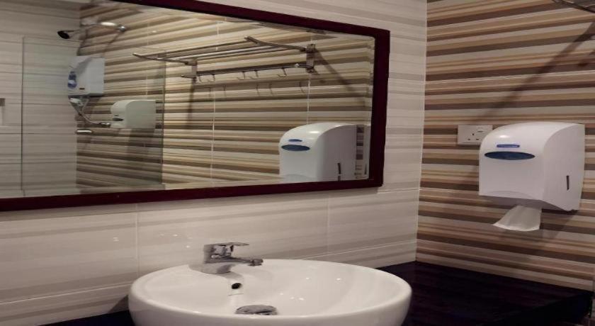 Hotel Kristal Seri Iskandar Exteriér fotografie